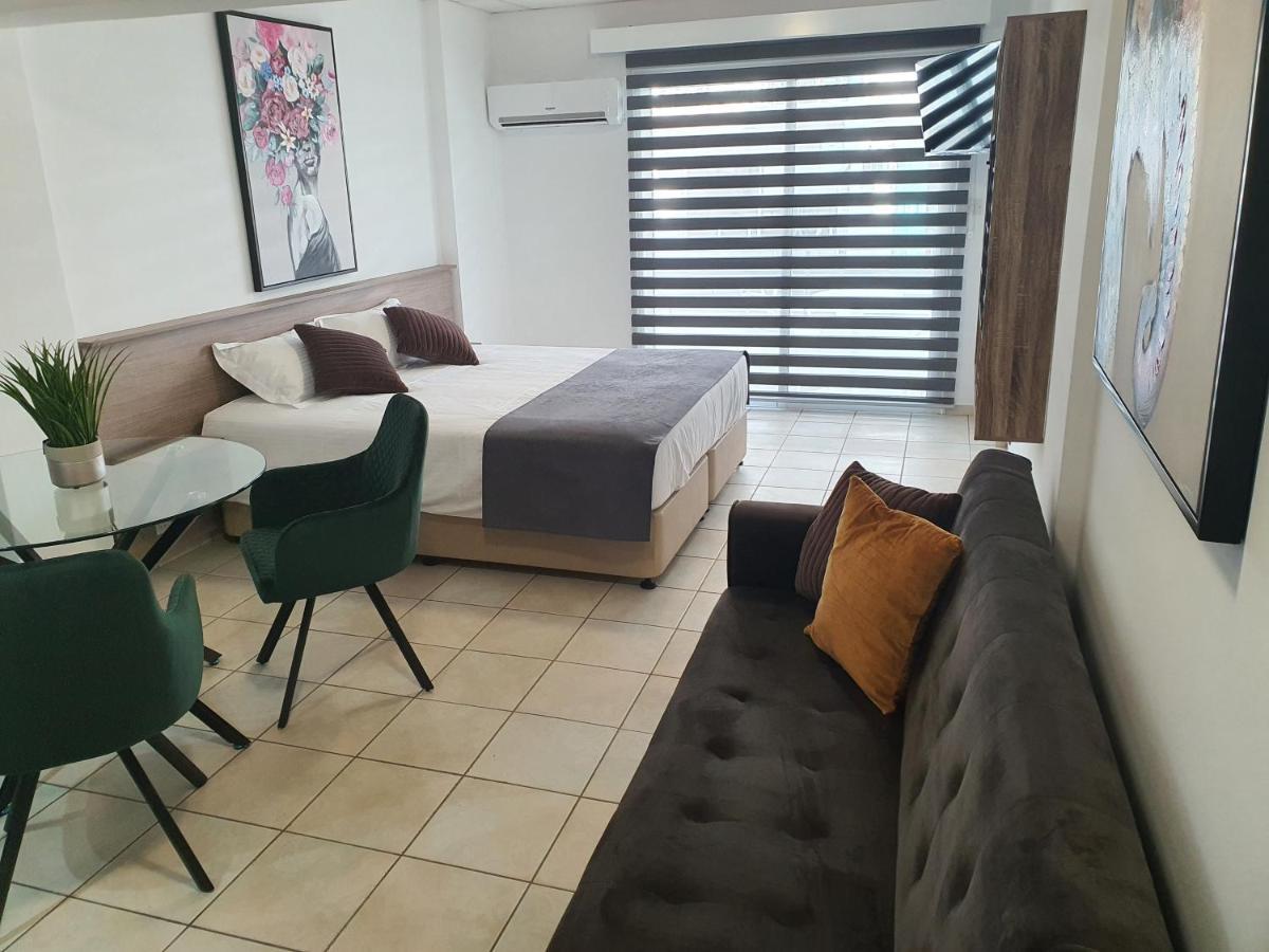 Larnaca Bay Suites Exterior foto